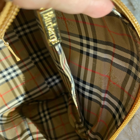 Burberry’s leather brown tan bag -good used condition -firm - Picture 11 of 14